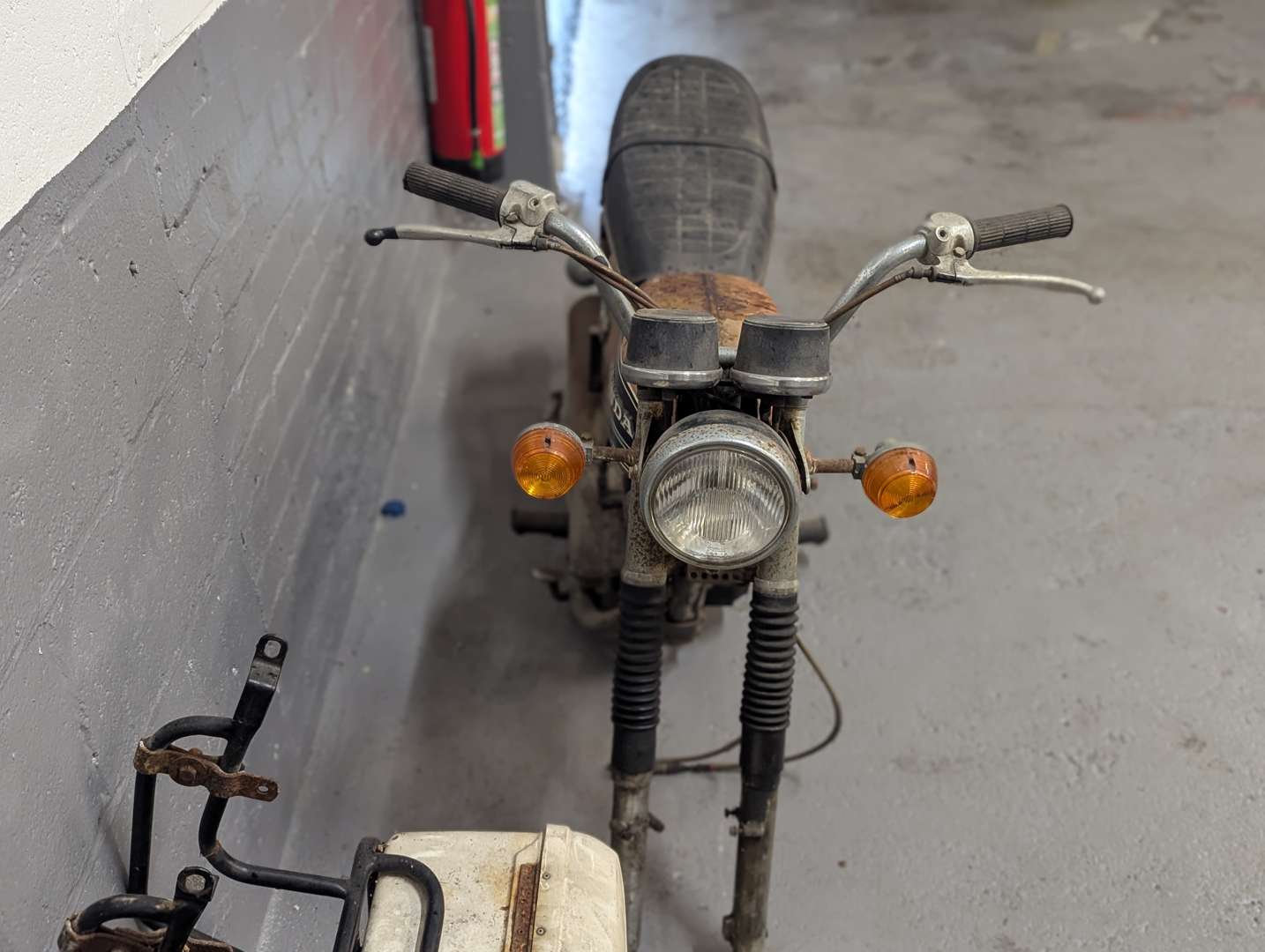 <p>1975 HONDA CB125</p>