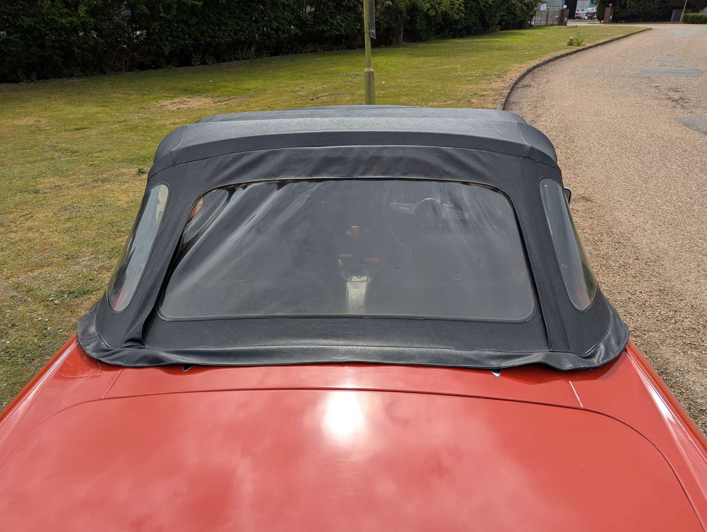 <p>1975 MG B ROADSTER</p>