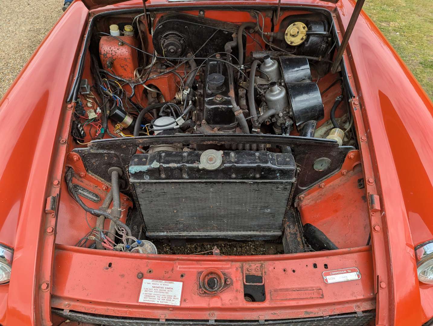 <p>1975 MG B ROADSTER</p>