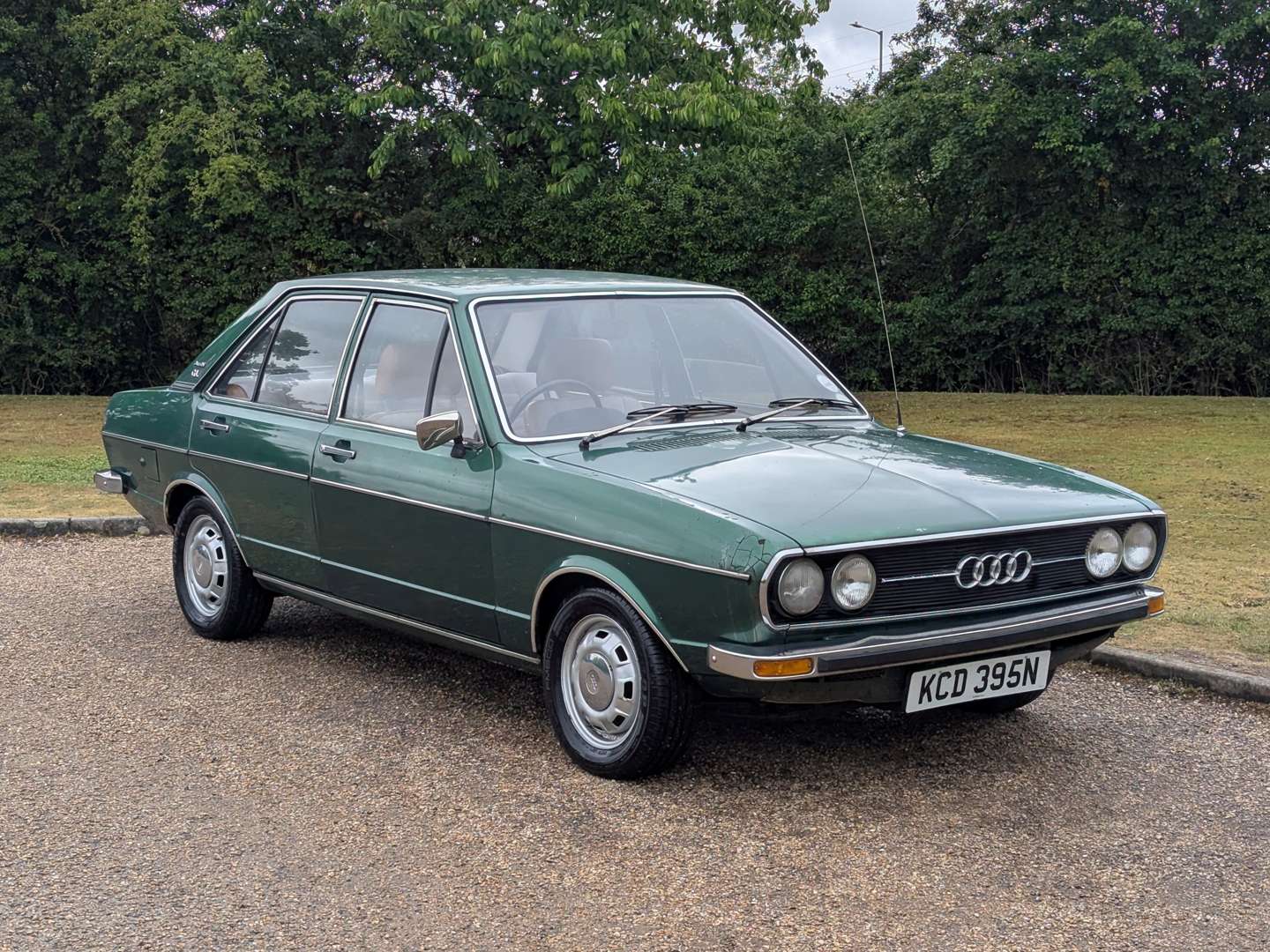 <p>1975 AUDI 80 GL</p>