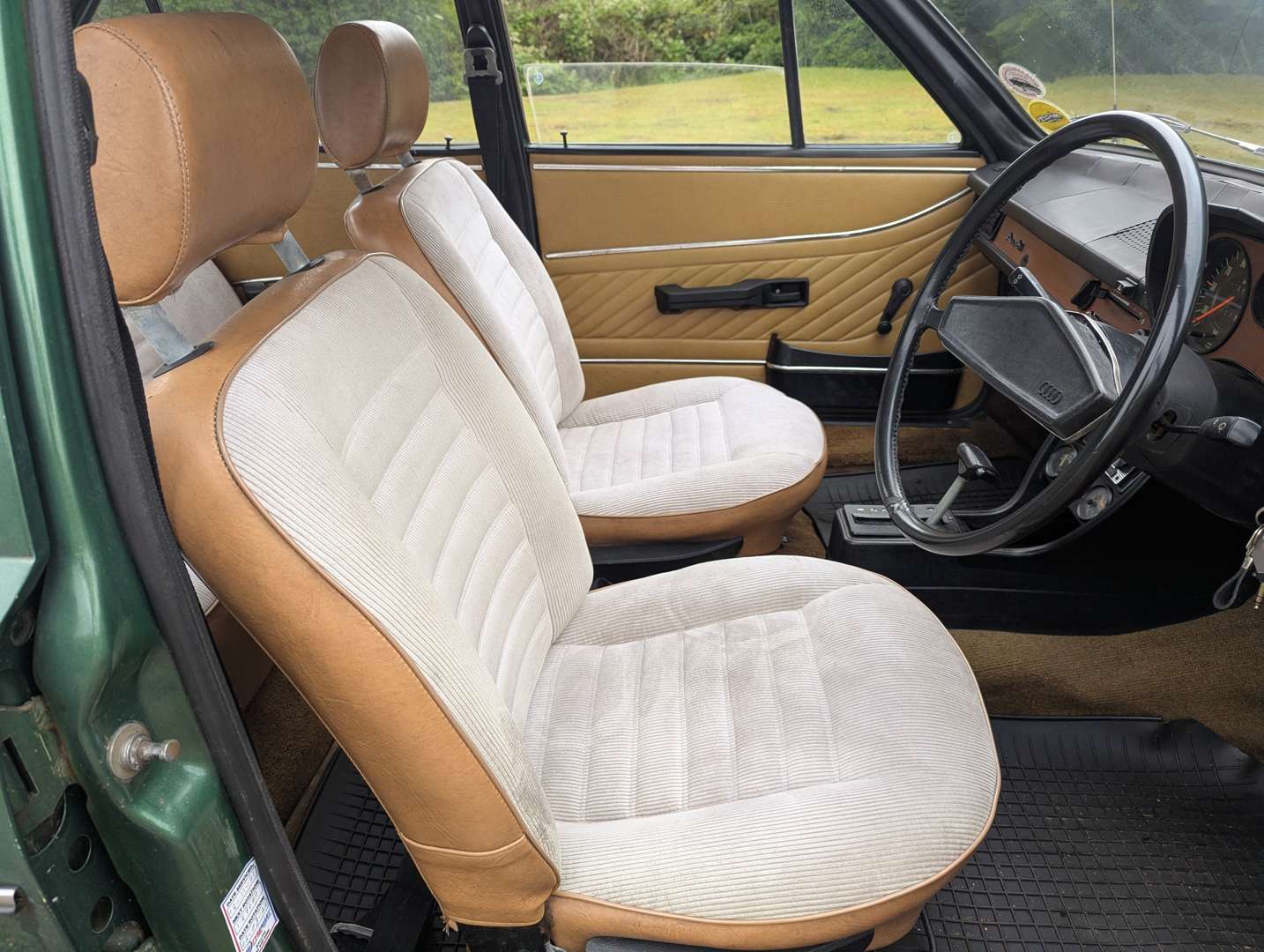 <p>1975 AUDI 80 GL</p>