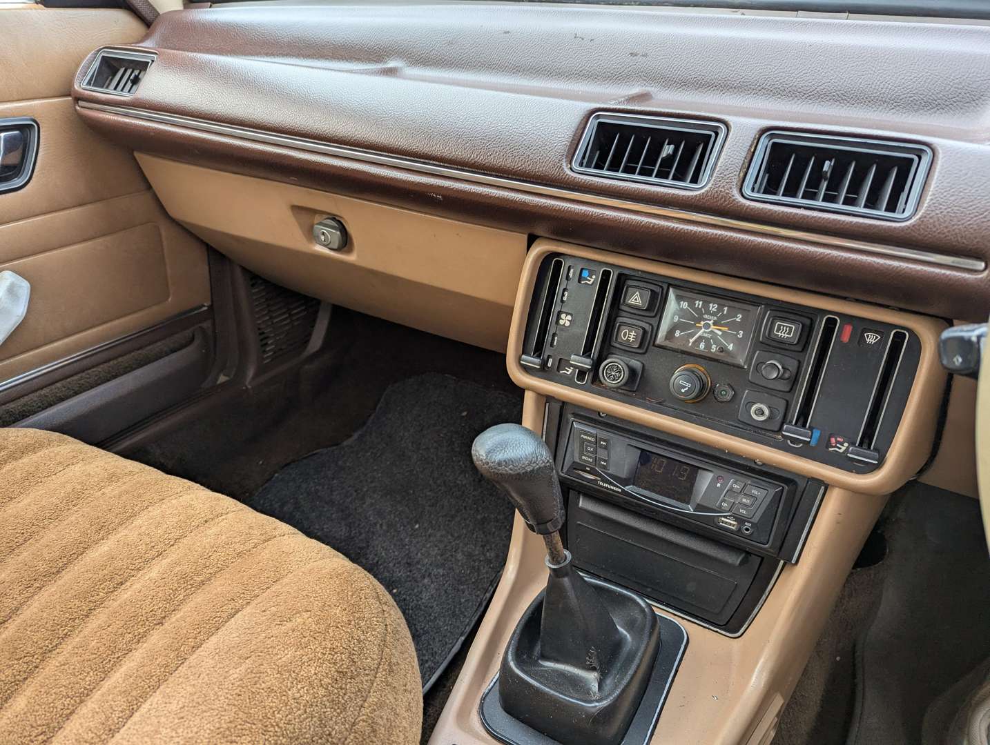 <p>1982 PEUGEOT 505</p>