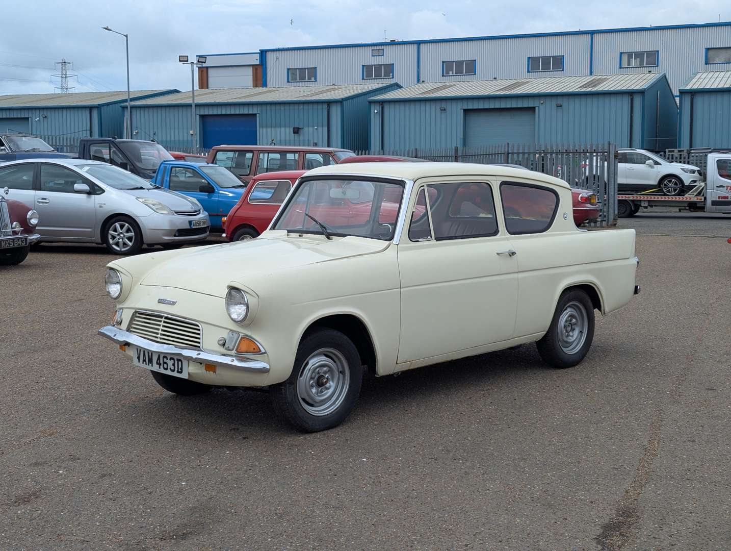 <p>1966 FORD ANGLIA</p>