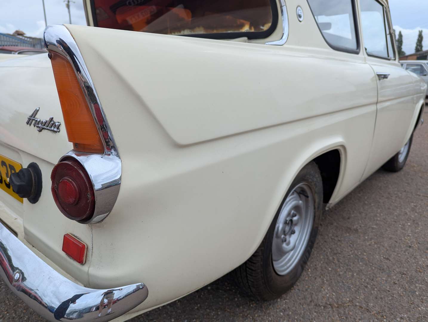 <p>1966 FORD ANGLIA</p>