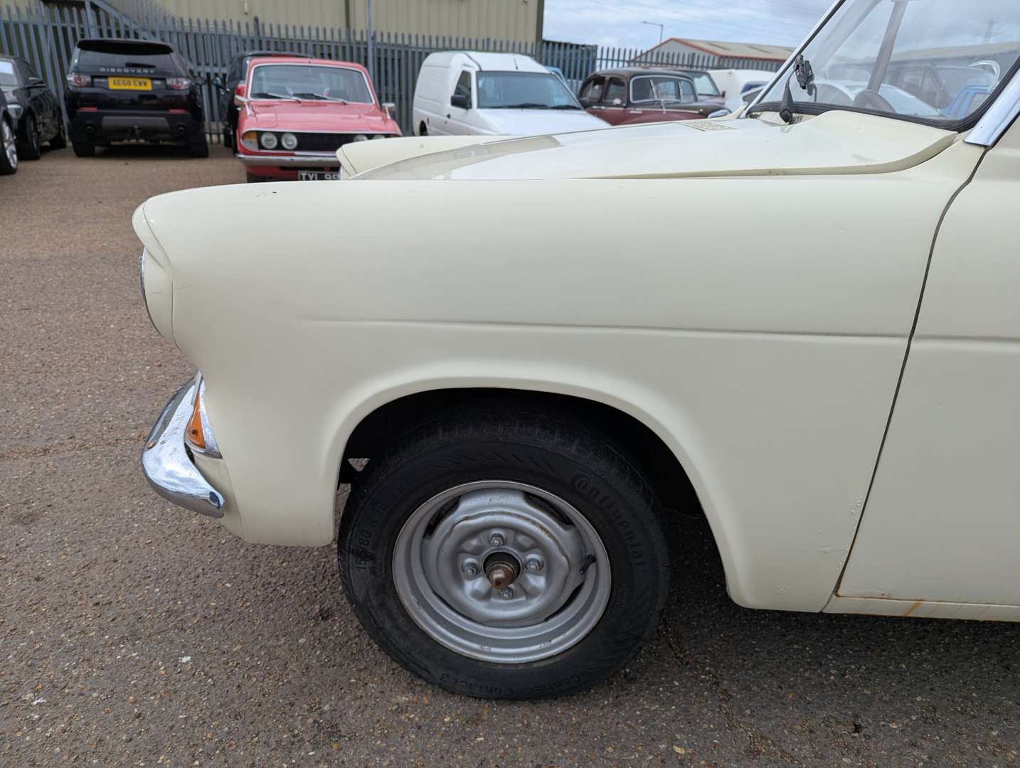 <p>1966 FORD ANGLIA</p>