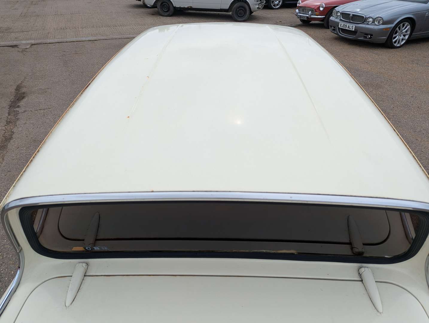 <p>1966 FORD ANGLIA</p>