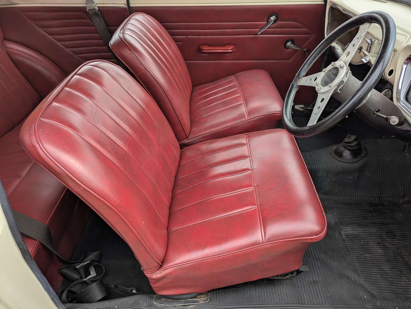 <p>1966 FORD ANGLIA</p>