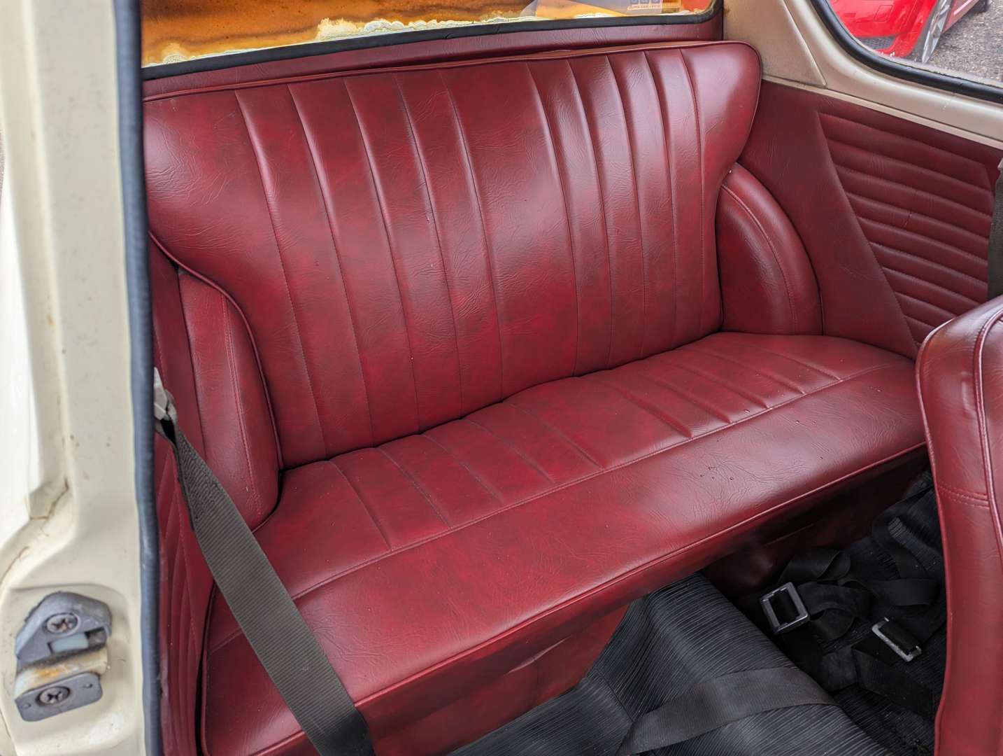 <p>1966 FORD ANGLIA</p>