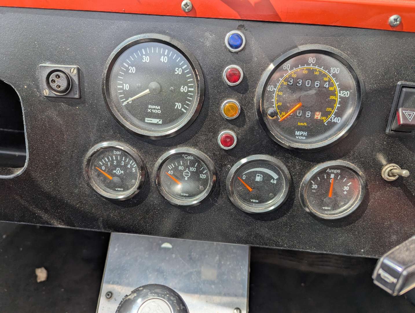 <p>1992 RACECORP LA1</p>