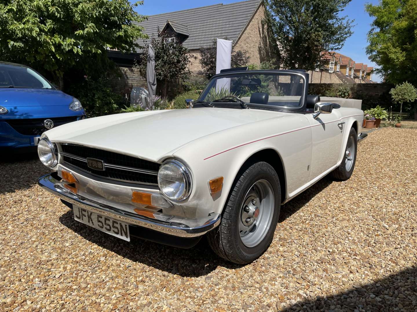<p>1975 TRIUMPH TR6</p>