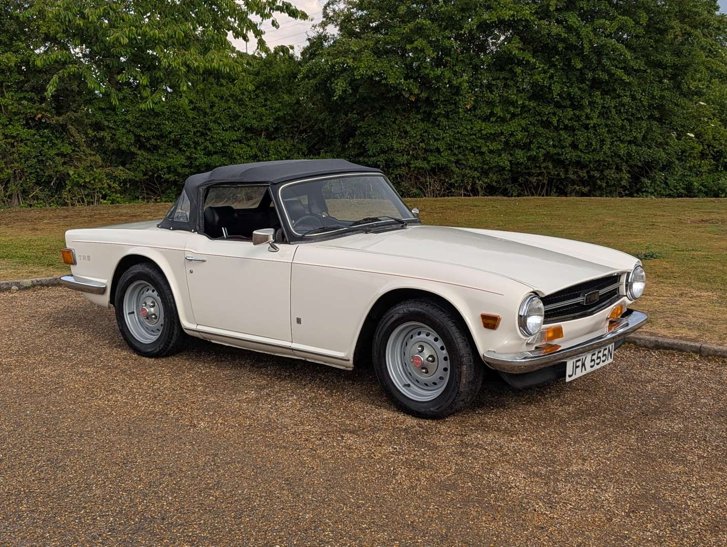 <p>1975 TRIUMPH TR6</p>