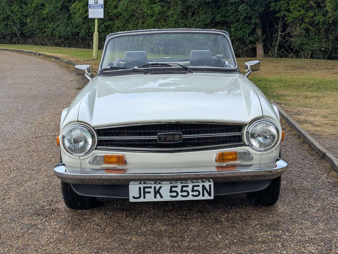 <p>1975 TRIUMPH TR6</p>