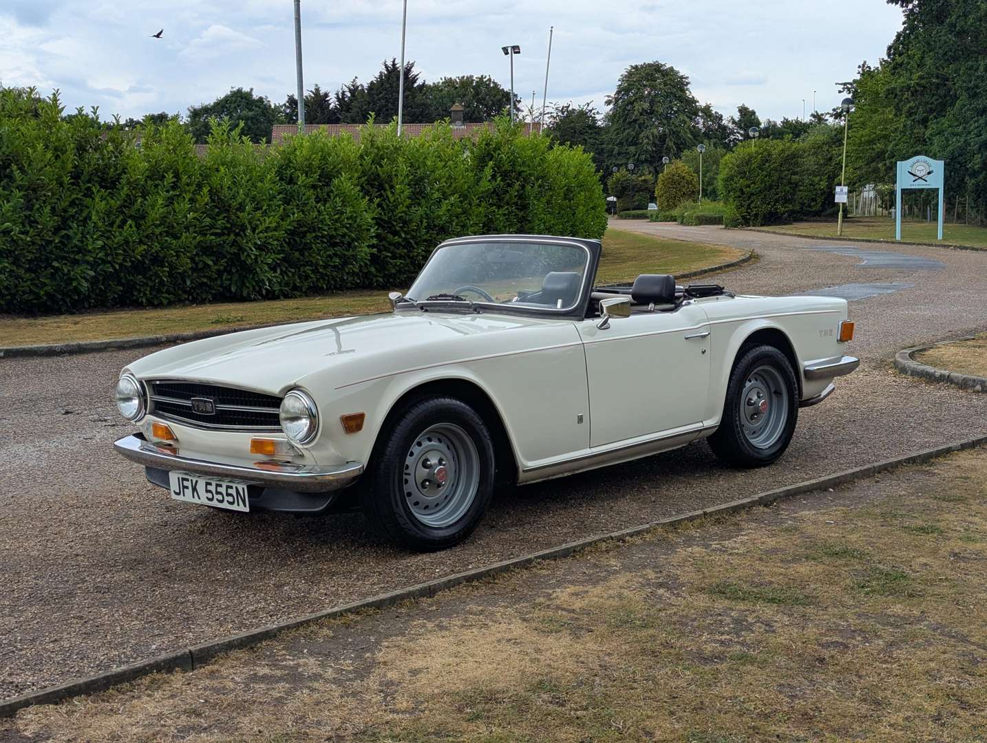 <p>1975 TRIUMPH TR6</p>