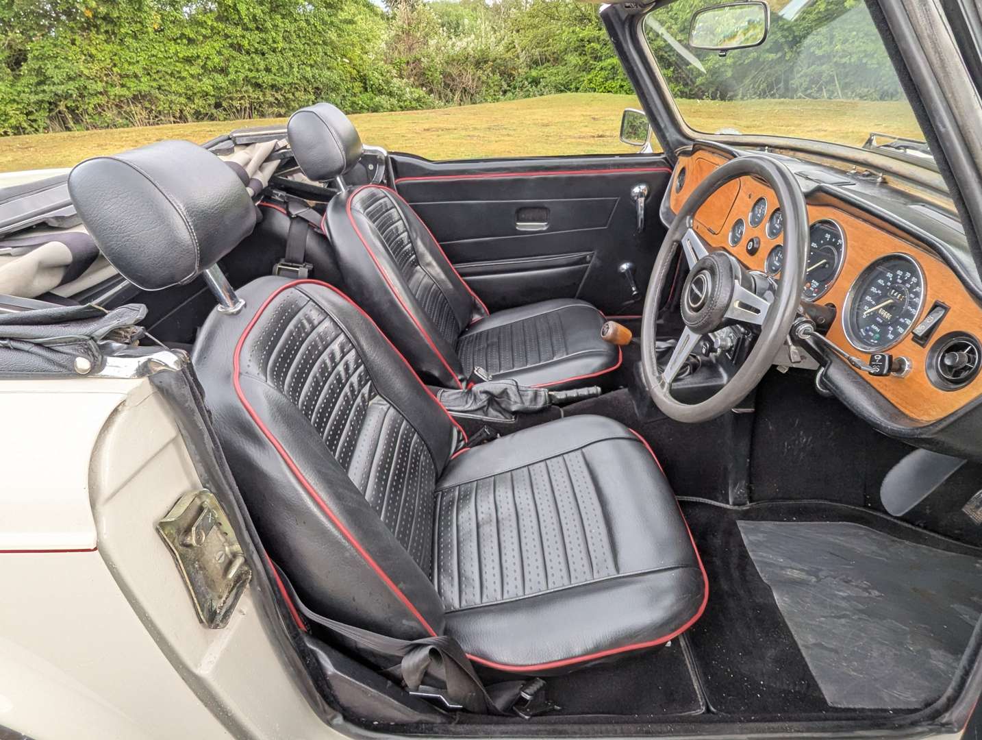 <p>1975 TRIUMPH TR6</p>