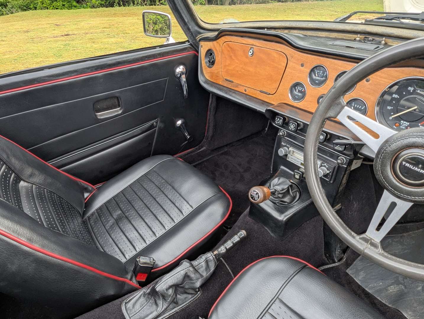 <p>1975 TRIUMPH TR6</p>