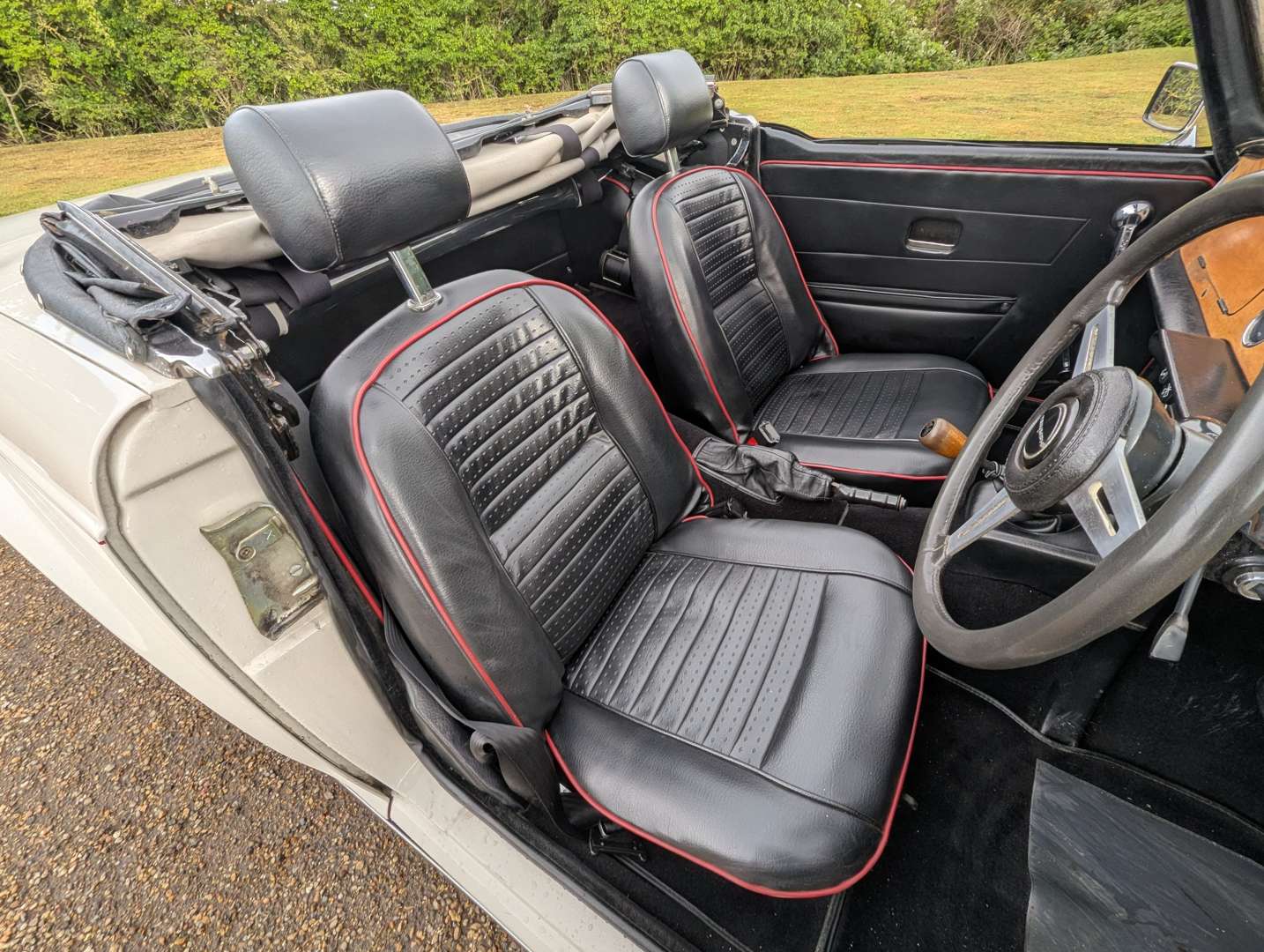 <p>1975 TRIUMPH TR6</p>