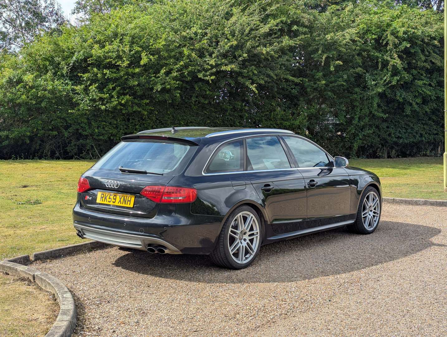 <p>2010 AUDI S4 T QUATTRO</p>