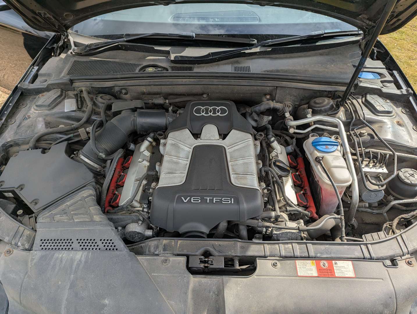 <p>2010 AUDI S4 T QUATTRO</p>