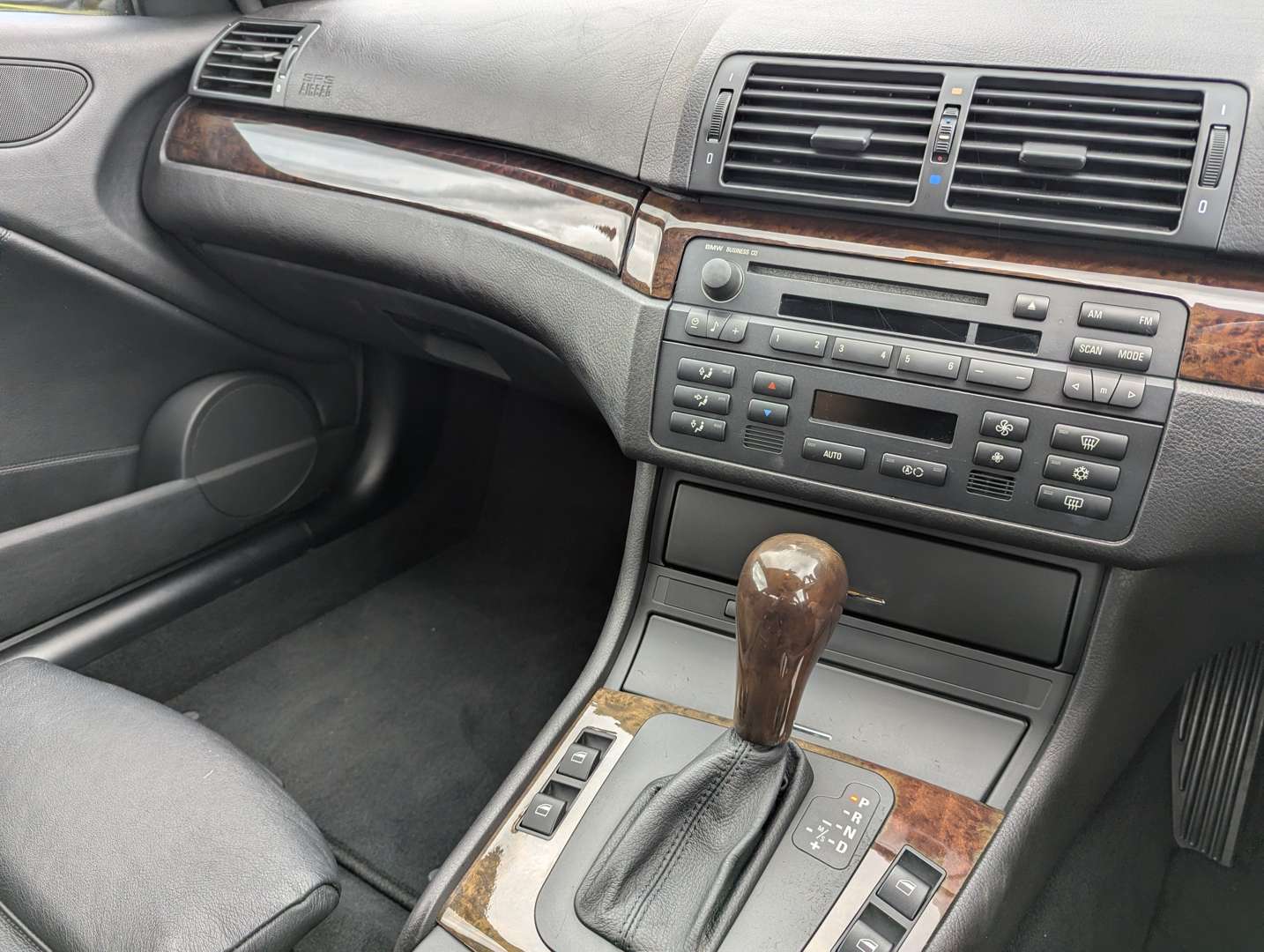 <p>2006 BMW 325CI M SPORT AUTO</p>
