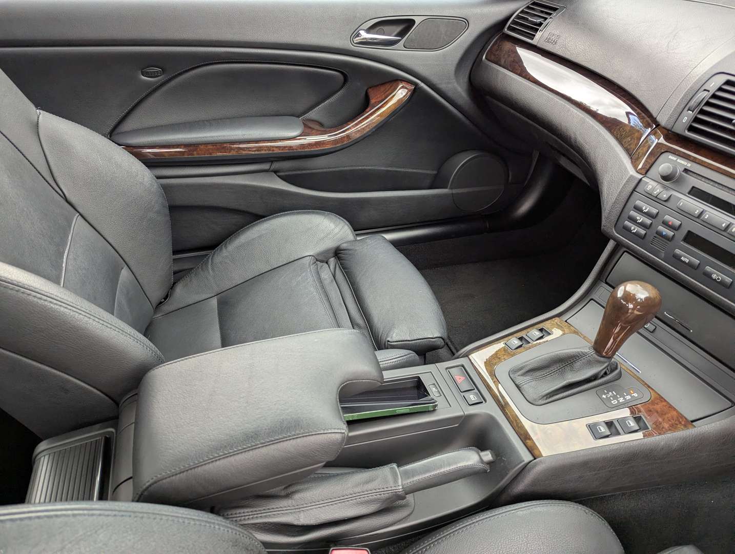 <p>2006 BMW 325CI M SPORT AUTO</p>