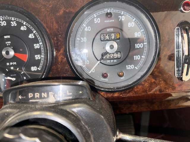 <p>1968 JAGUAR MKII 240 AUTO</p>