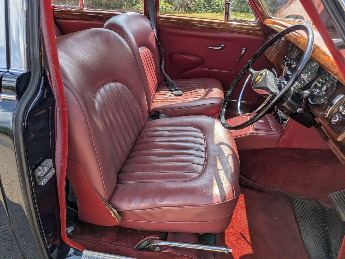 <p>1968 JAGUAR MKII 240 AUTO</p>