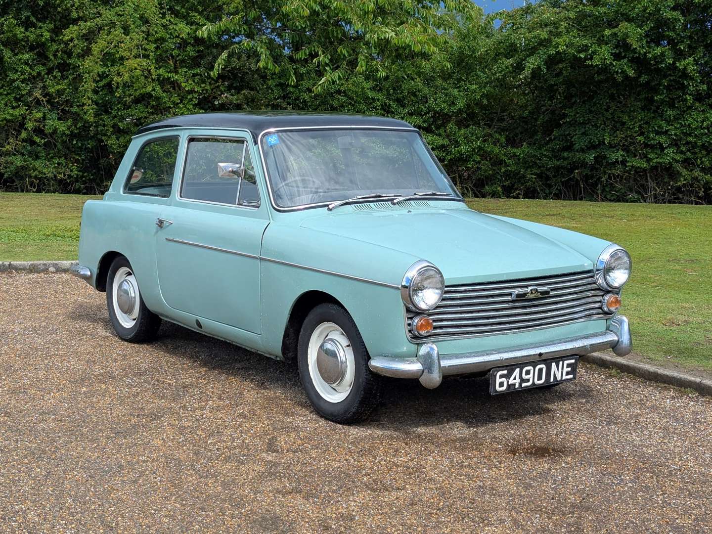 <p>1962 AUSTIN A40 FARINA</p>
