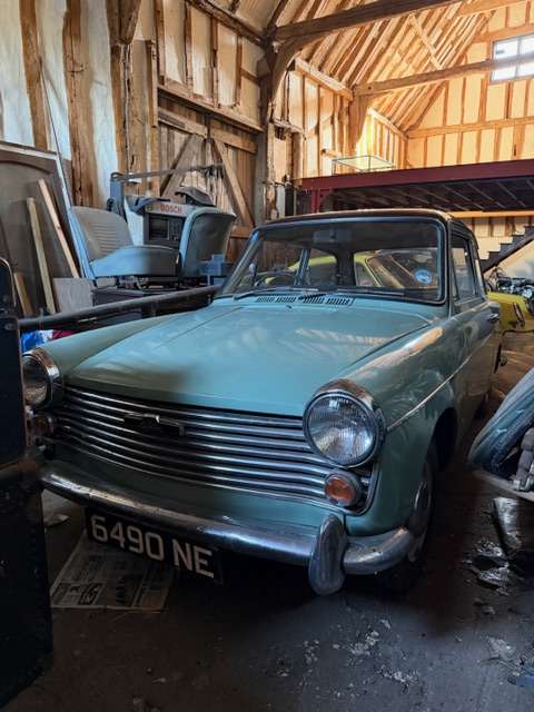 <p>1962 AUSTIN A40</p>