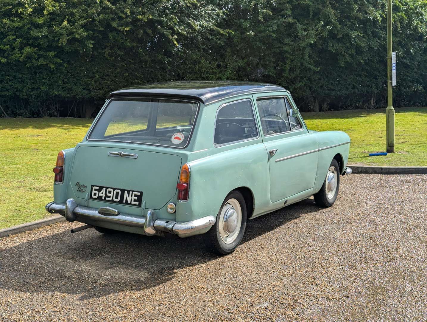 <p>1962 AUSTIN A40 FARINA</p>