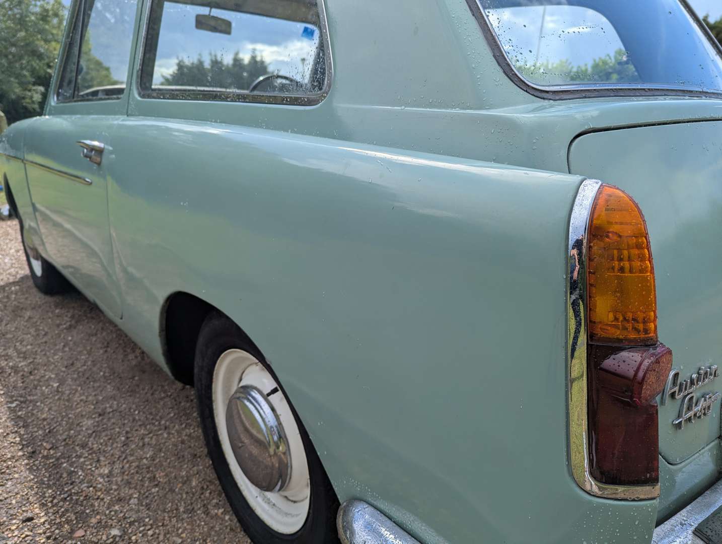 <p>1962 AUSTIN A40 FARINA</p>