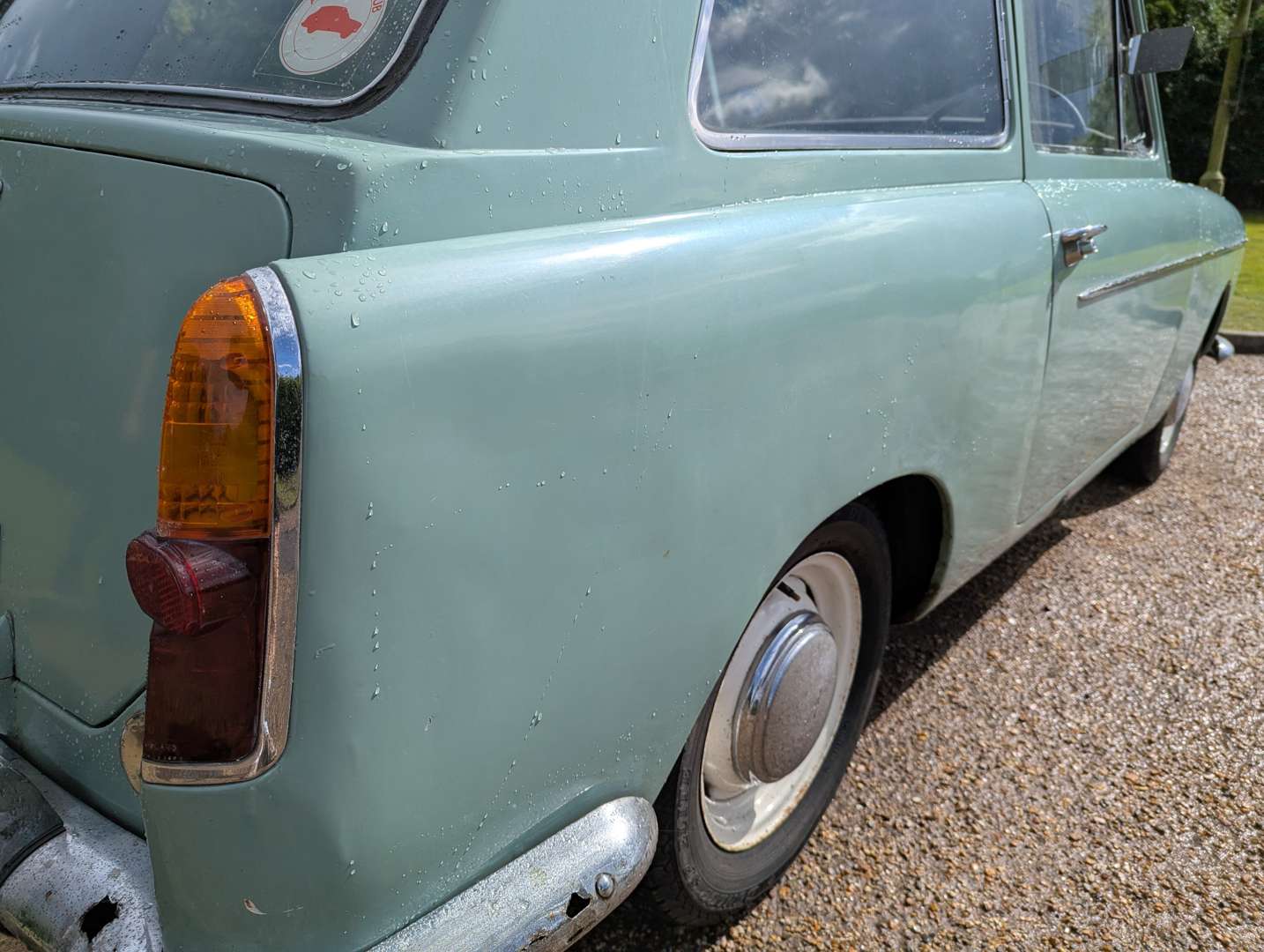 <p>1962 AUSTIN A40 FARINA</p>
