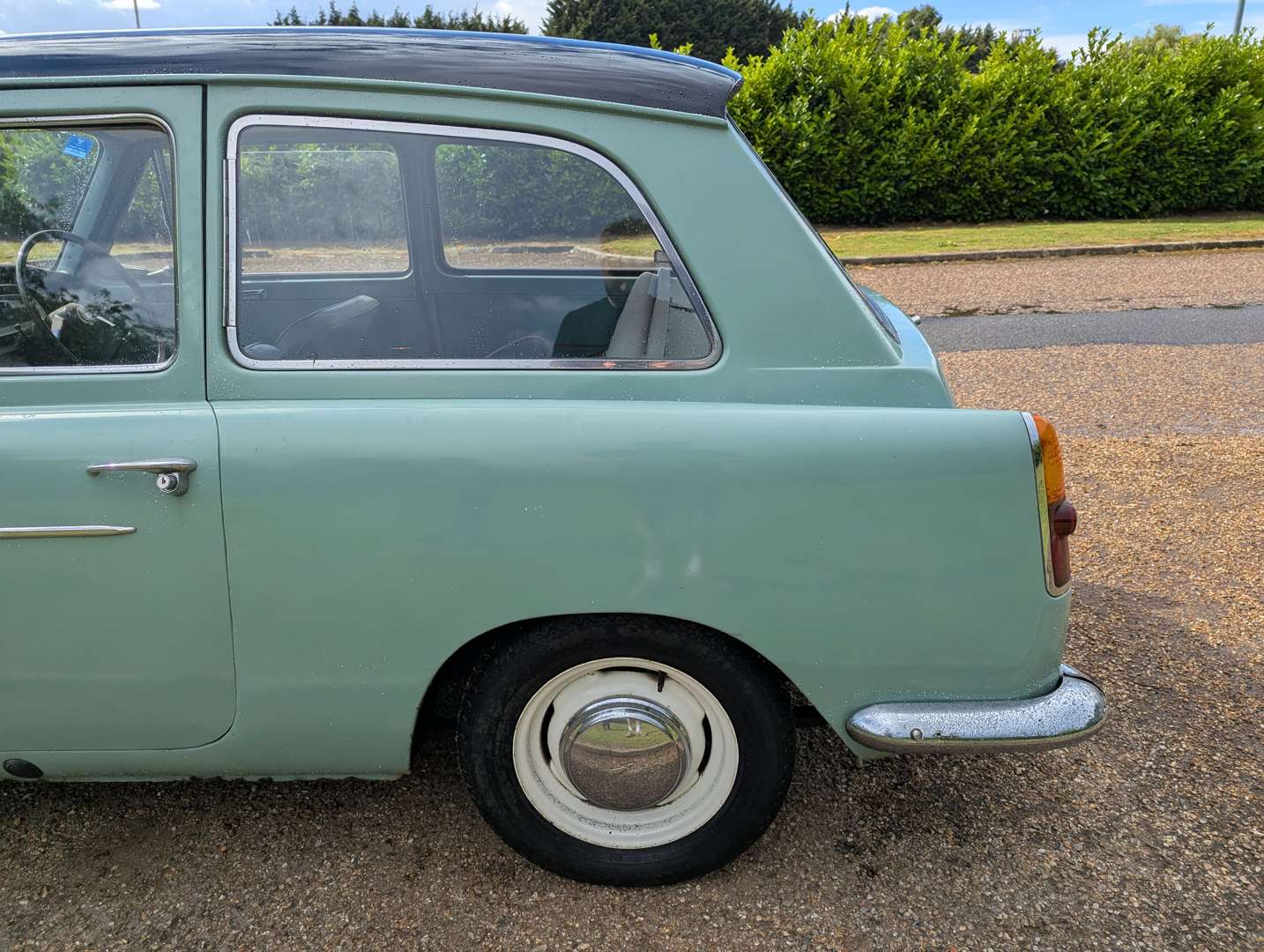 <p>1962 AUSTIN A40 FARINA</p>