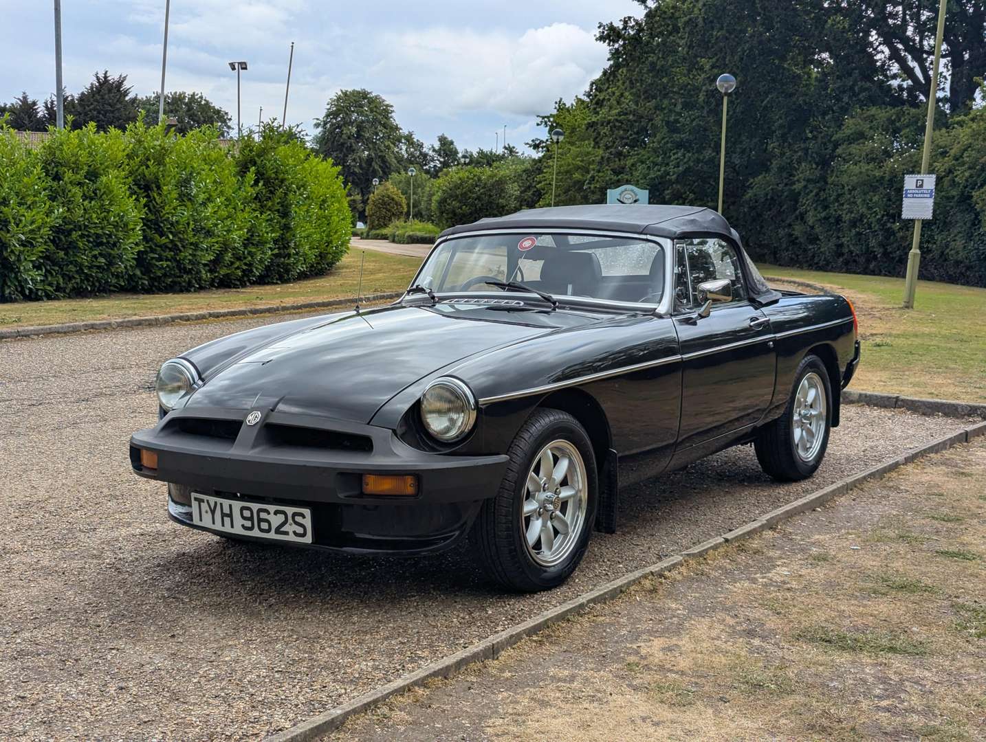 <p>1978 MG B ROADSTER</p>