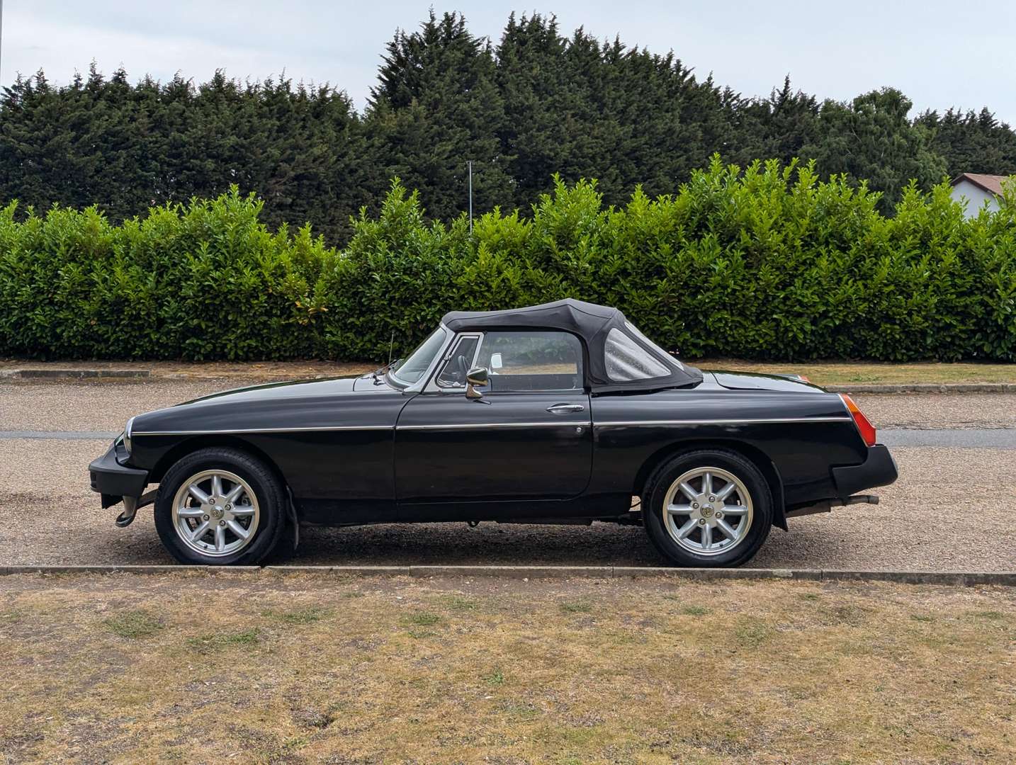 <p>1978 MG B ROADSTER</p>