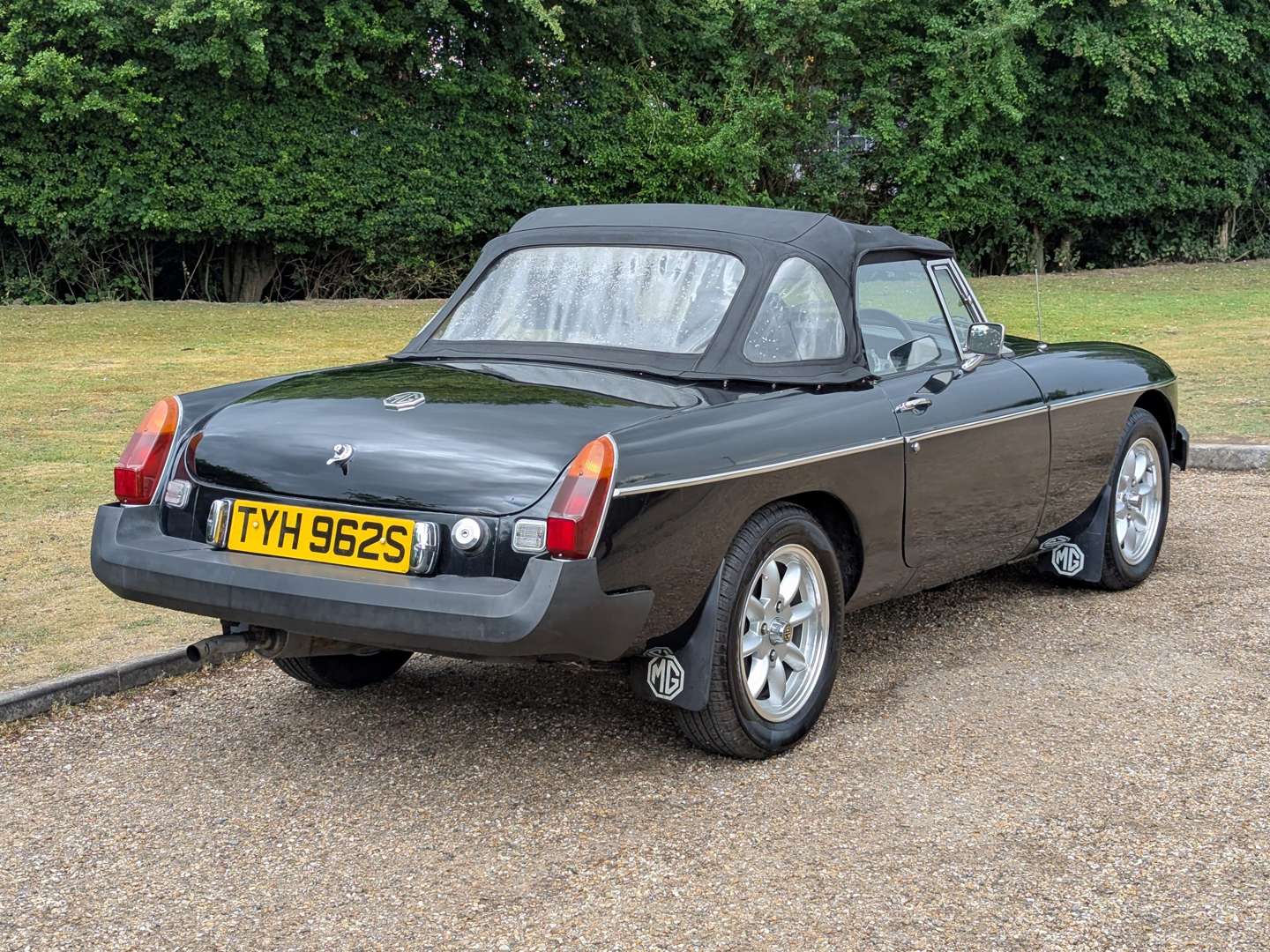 <p>1978 MG B ROADSTER</p>