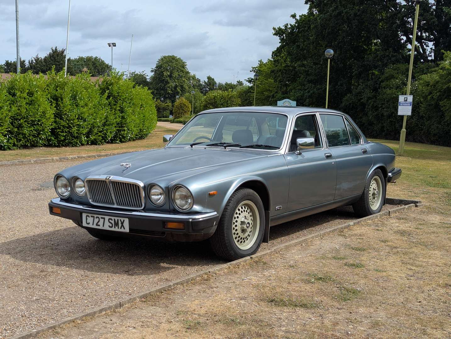 <p>1986 JAGUAR XJ6 SOVEREIGN 4.2 AUTO</p>