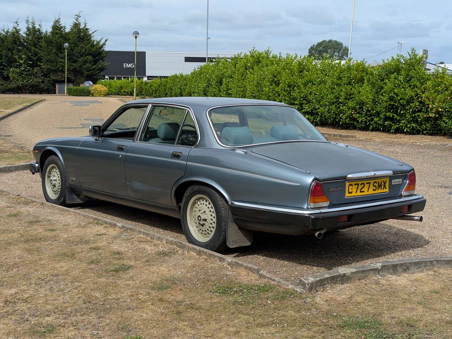 <p>1986 JAGUAR XJ6 SOVEREIGN 4.2 AUTO</p>