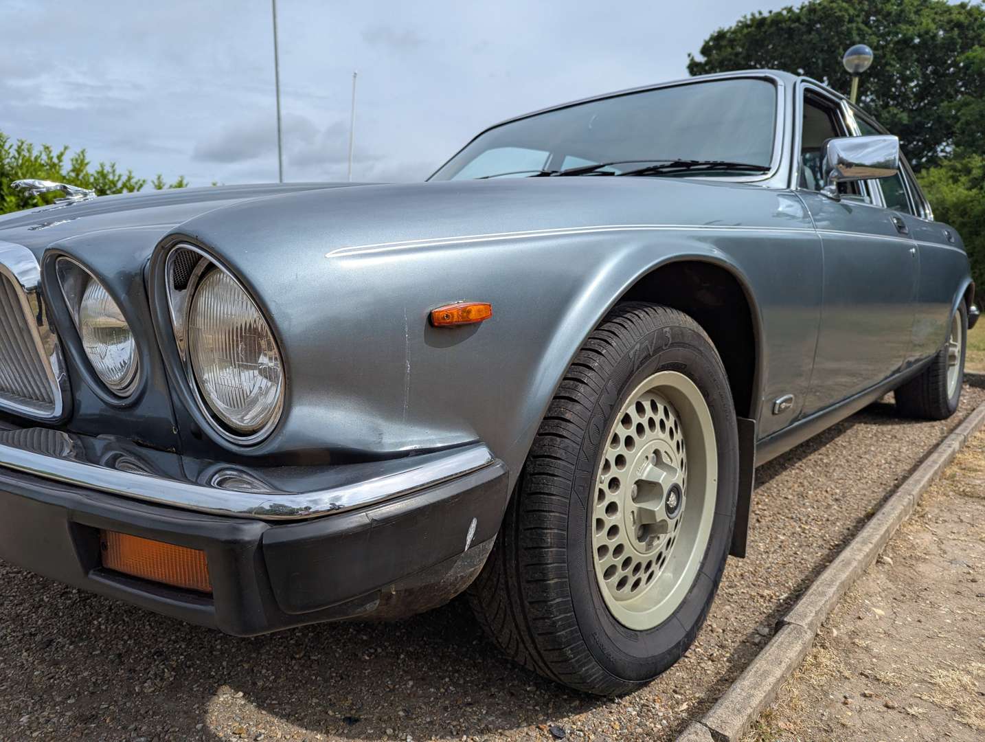 <p>1986 JAGUAR XJ6 SOVEREIGN 4.2 AUTO</p>