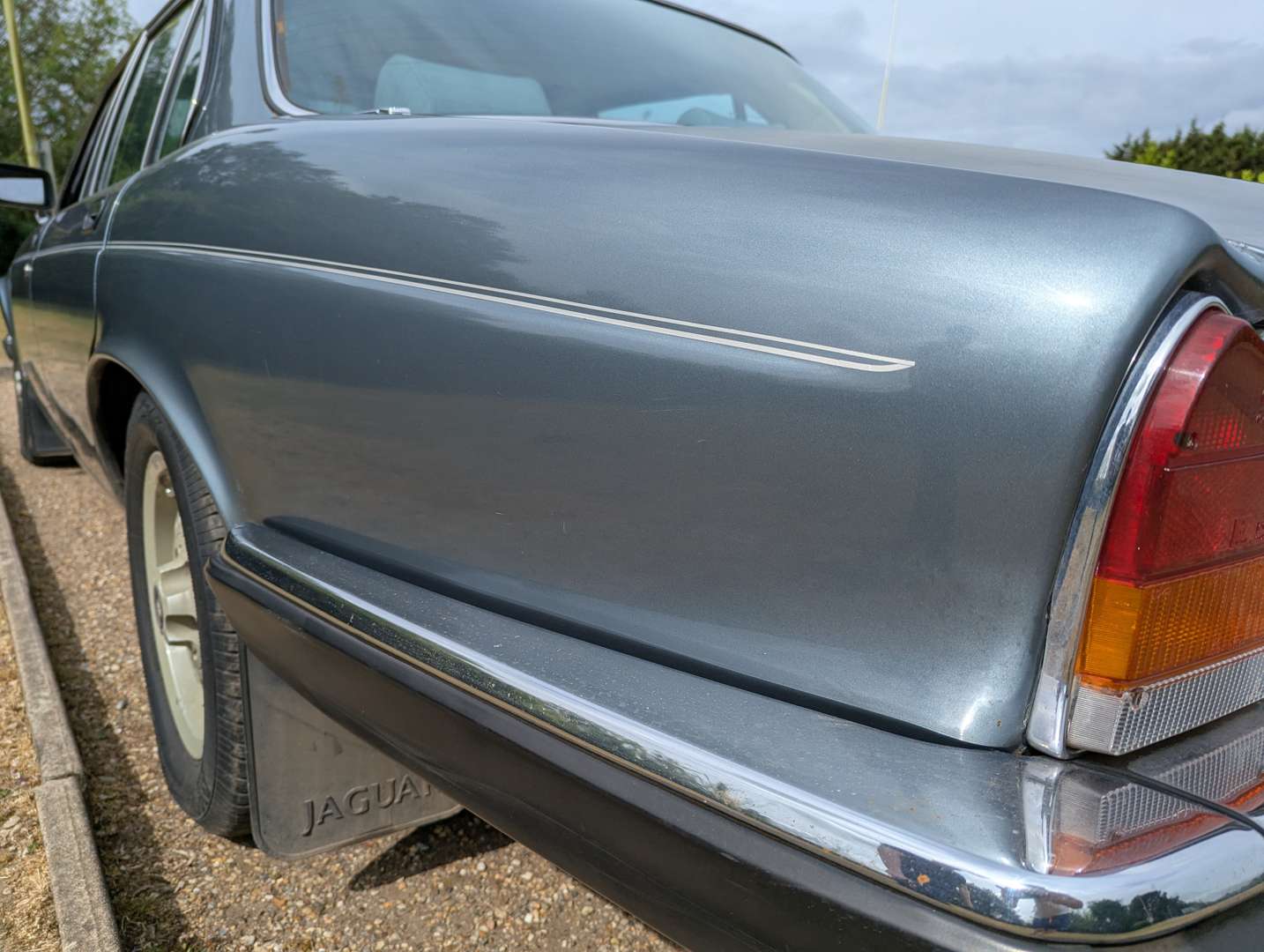<p>1986 JAGUAR XJ6 SOVEREIGN 4.2 AUTO</p>