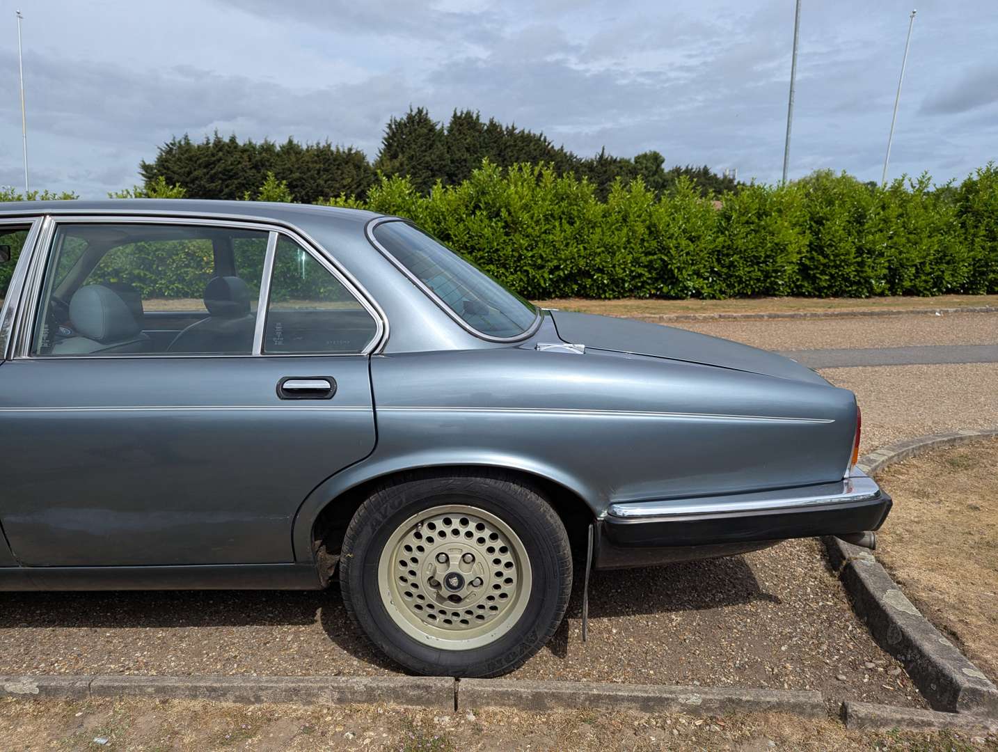 <p>1986 JAGUAR XJ6 SOVEREIGN 4.2 AUTO</p>