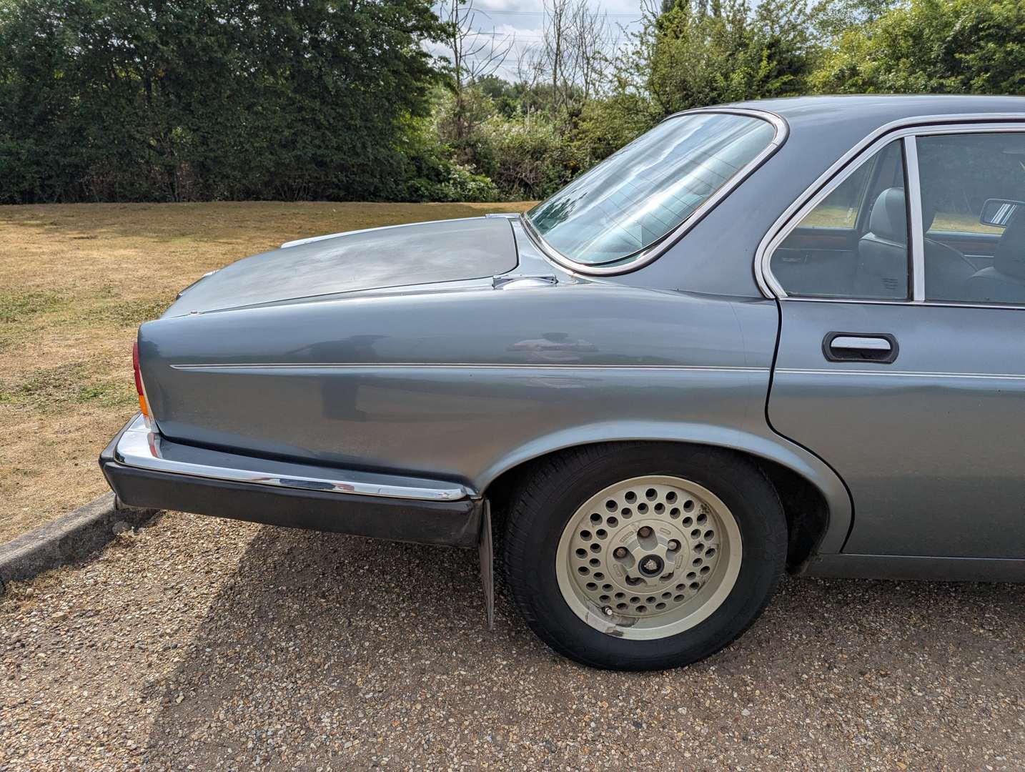 <p>1986 JAGUAR XJ6 SOVEREIGN 4.2 AUTO</p>