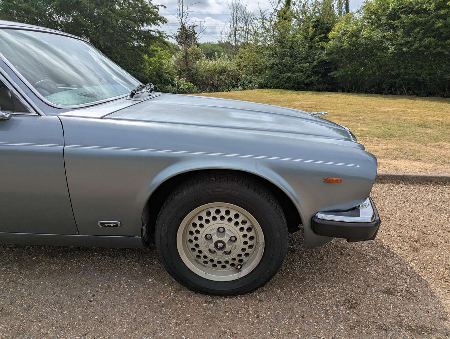 <p>1986 JAGUAR XJ6 SOVEREIGN 4.2 AUTO</p>