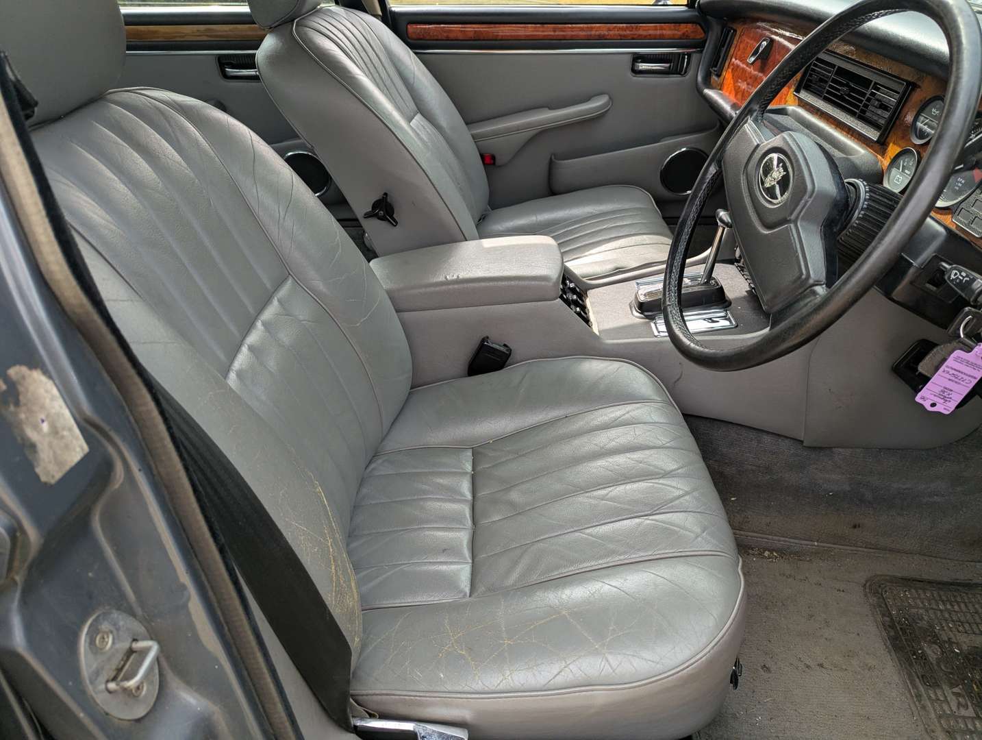 <p>1986 JAGUAR XJ6 SOVEREIGN 4.2 AUTO</p>