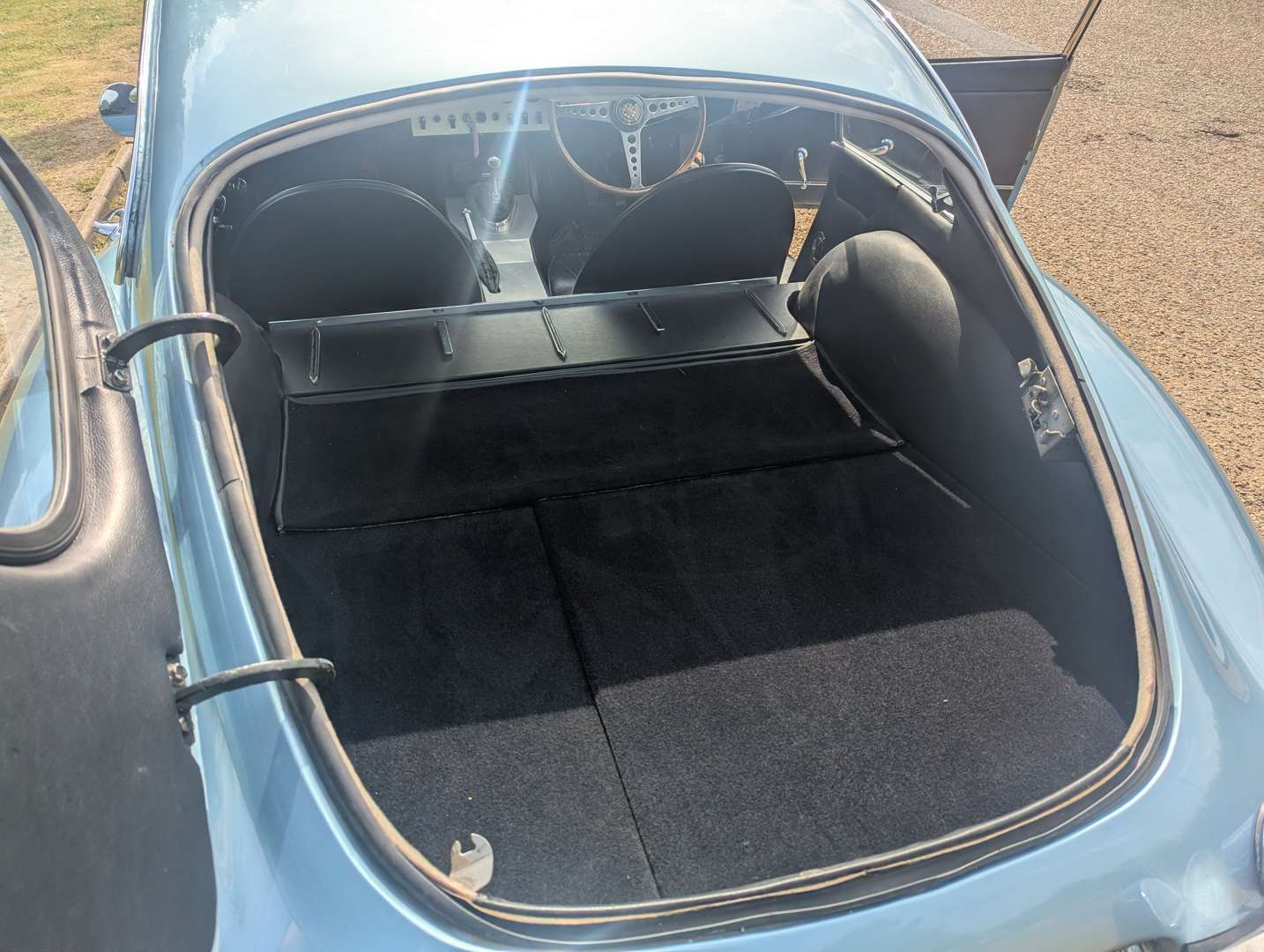 <p>1962 JAGUAR E-TYPE SERIES I 3.8 FHC</p>