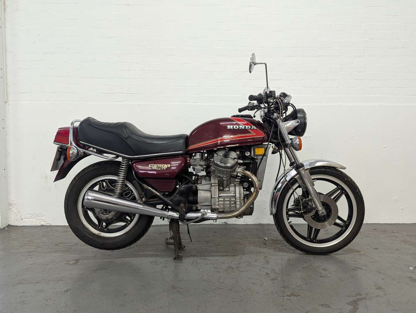 <p>1980 HONDA CX 500 DELUXE</p>