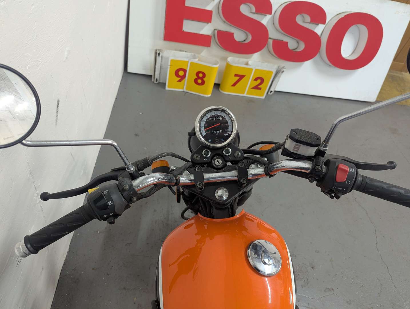 <p>2015 HERALD XF 125 GY-2D</p>