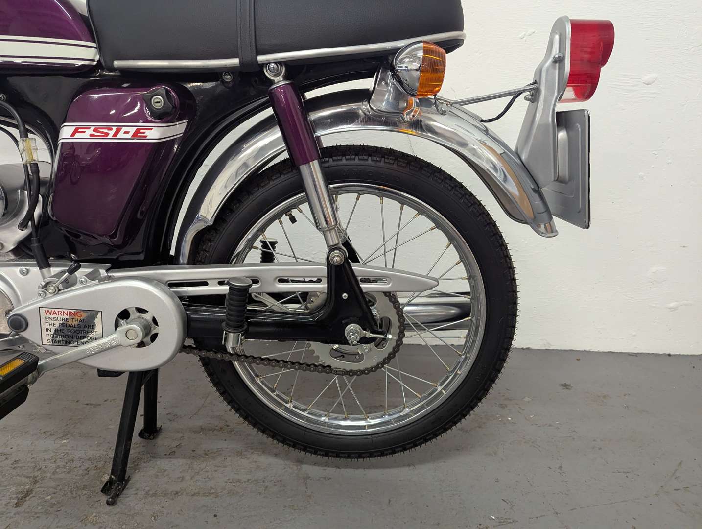 <p>1974 YAMAHA FS1E</p>