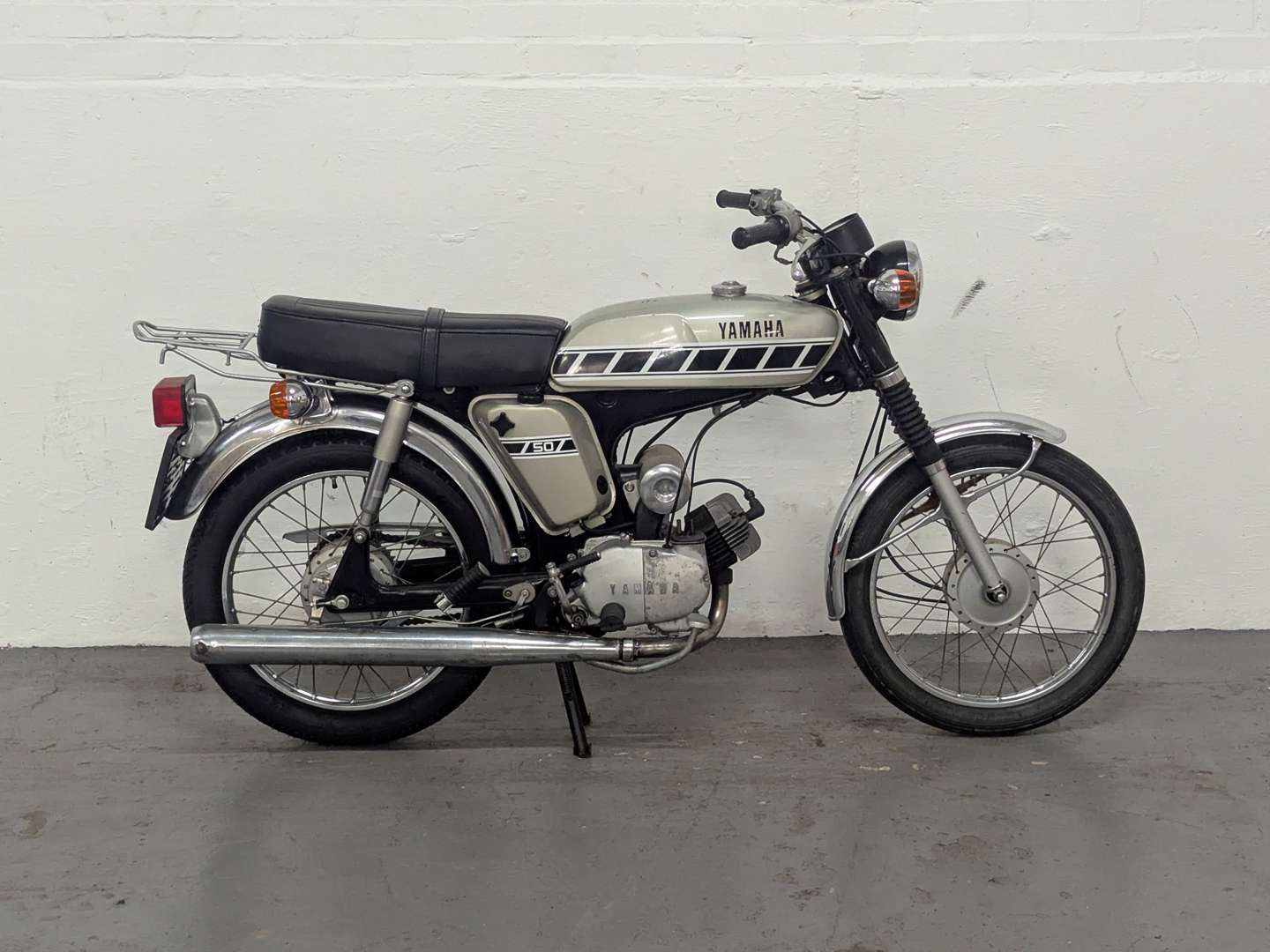 <p>1973 YAMAHA FS1E</p>