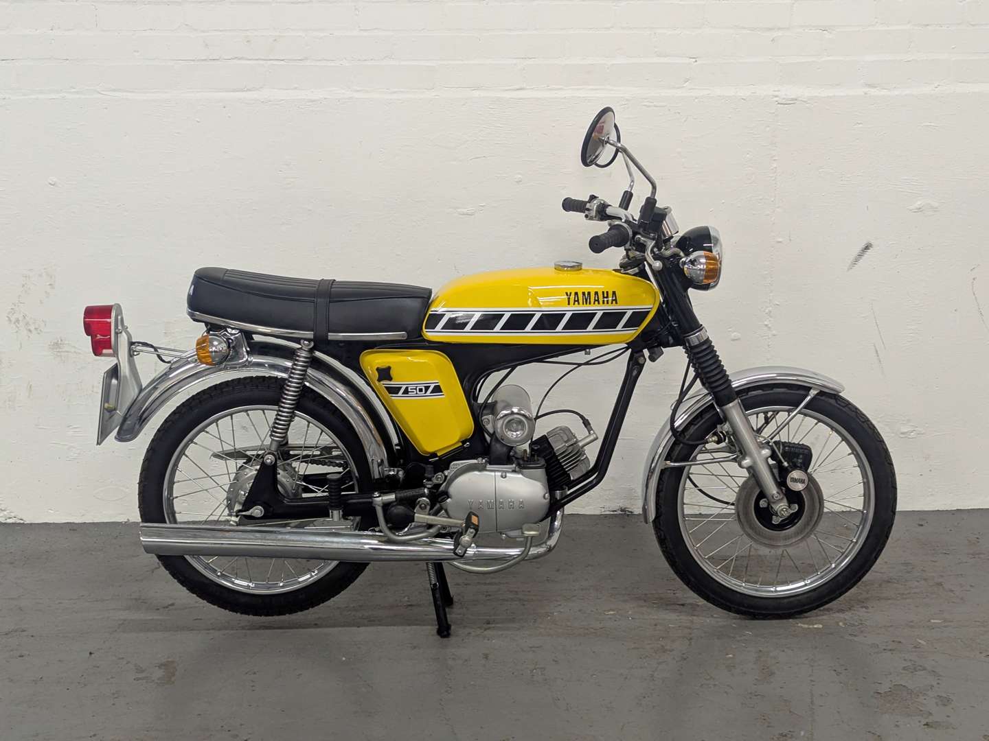 <p>1976 YAMAHA FS1E</p>