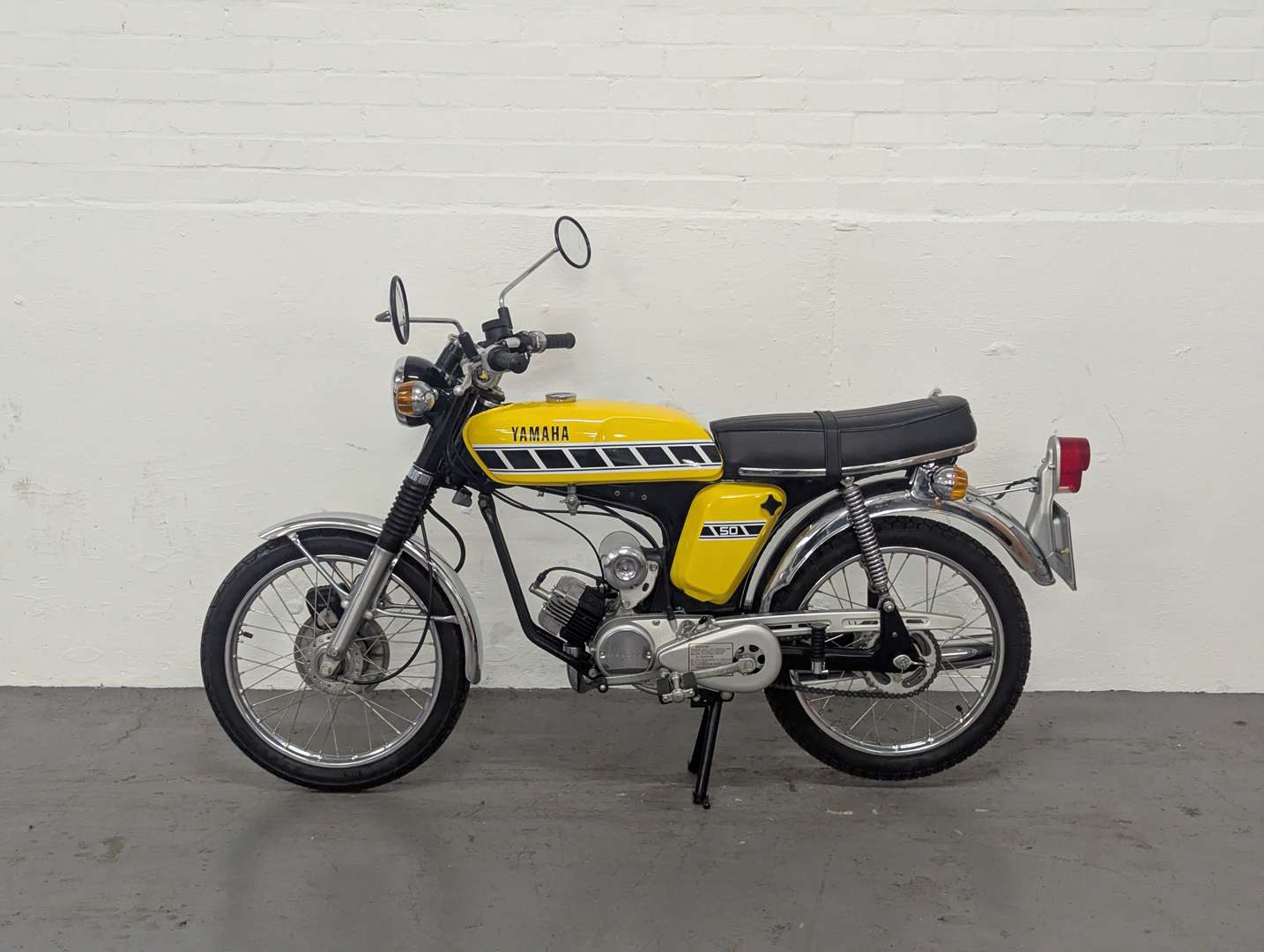 <p>1976 YAMAHA FS1E</p>